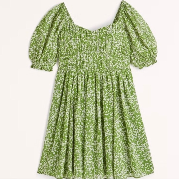 Abercrombie & Fitch Dresses & Skirts - Abercrombie & Fitch Green Floral Mini Dress